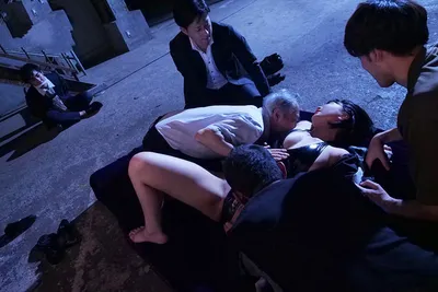 Nữ điều tra viên điều tra nhóm tội phạm cưỡng dâm nhưng còn non và xanh lắm