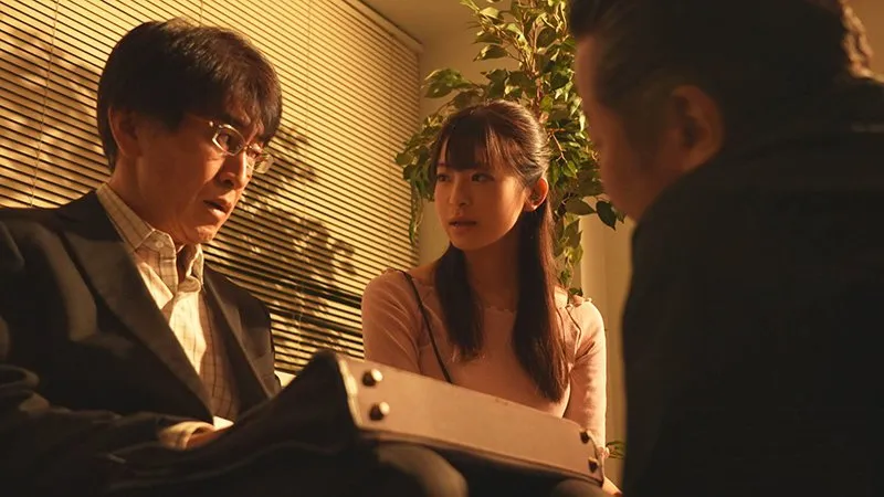 Gã chồng vay nợ dân xã hội đen, bà xã phải bán thân để trả nợ