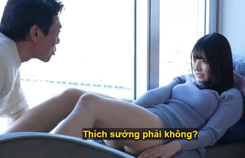 Sự chạm trán giữa ông bác lớn tuổi và cô minh tinh trẻ tuổi mới debut tại nhà nghỉ sang trọng